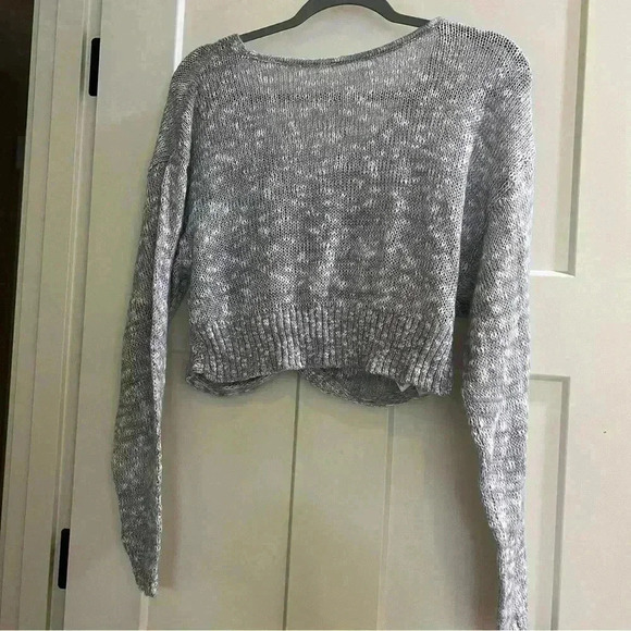 NWT BCBGeneration Women's Eventide Twist Hem V-Neck Crop Sweater Size multiple - Picture 5 of 10